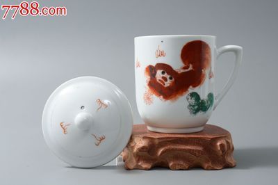 瓷中雅韻 五十年代景德鎮粉彩太師少保蓋杯品鑒